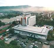 Exterior 5 HARRIS Hotel Sentul City Bogor