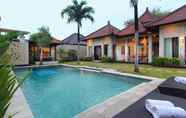 Swimming Pool 7 RC Villas & Spa