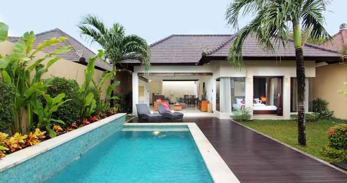 Kolam Renang RC Villas & Spa