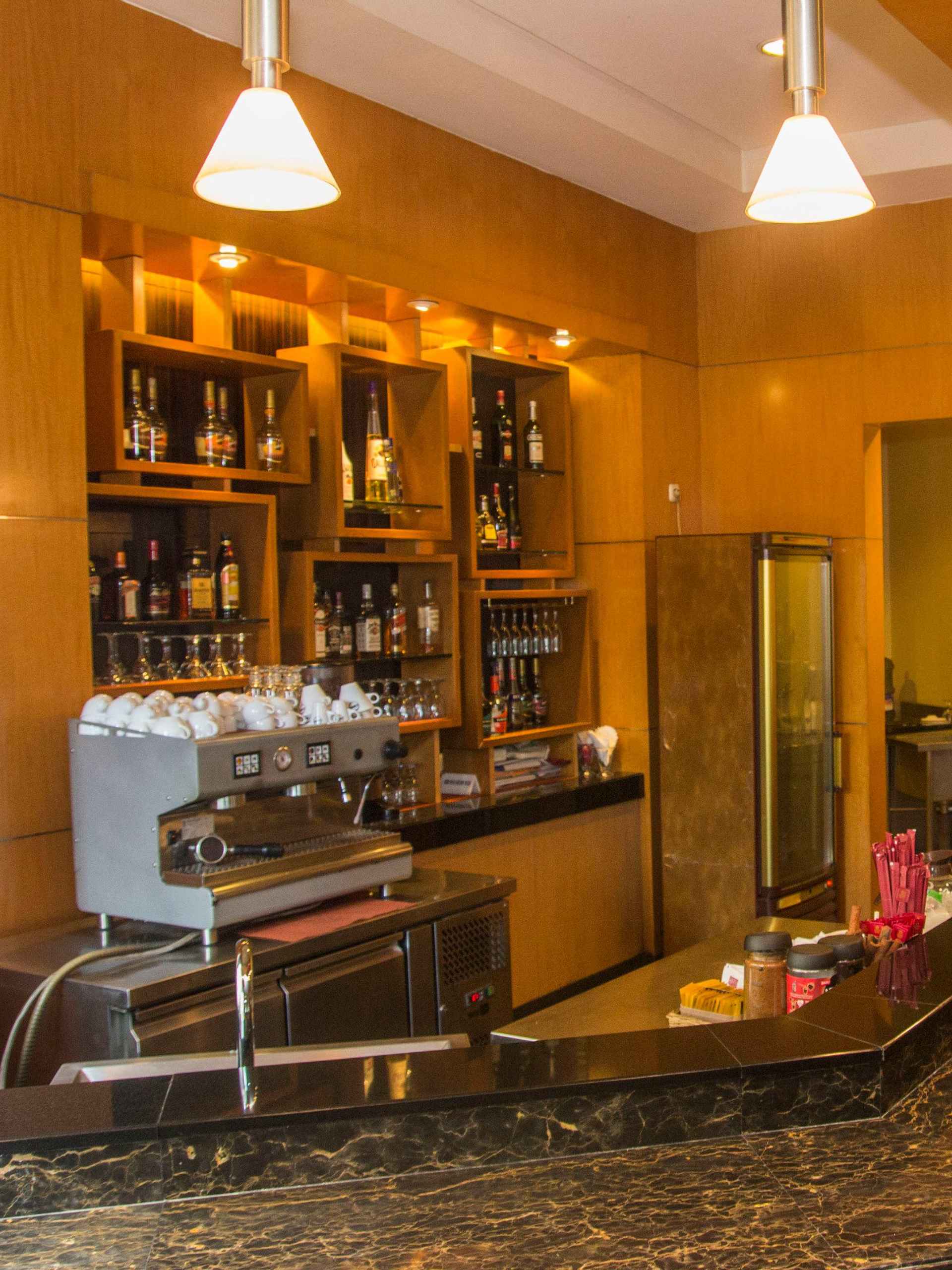 Bar, Kafe, dan Lounge Manado Quality Hotel