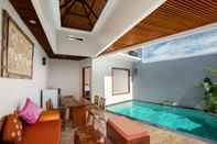 Swimming Pool Avery Le Nixsun Villas by Waringin Hospitality