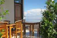 Restaurant Lucky Paradise Bungalows On The Beach