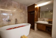 In-room Bathroom 5 d’primahotel Seminyak