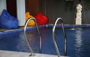 Swimming Pool 2 Duo Legian Hotel