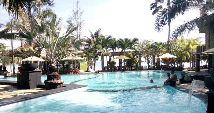 Kolam Renang Palm Beach Resort Jepara