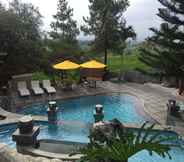 Kolam Renang 2 Bukit Alamanda Resort & Resto 