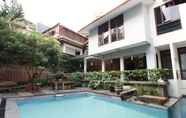 Swimming Pool 4 Lotus Art & Garden Hotel