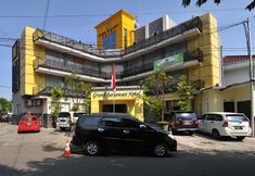 Exterior 4 RedDoorz Plus @ Singosari Raya