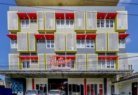 外部的 Fortune Hotel Lombok