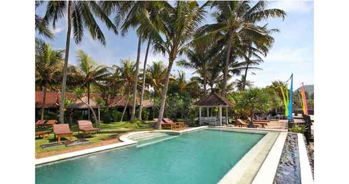 Kolam Renang Amarta Beach Cottages and Seaside Restaurant Candidasa