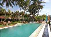 Kolam Renang Amarta Beach Cottages and Seaside Restaurant Candidasa