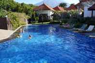 Kolam Renang Liberty Dive Resort