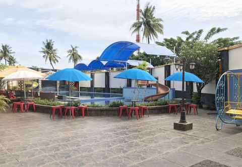 Swimming Pool Grand Sari Hotel 