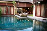 Swimming Pool Pradha Villas