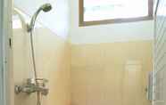 Toilet Kamar 5 O3 Homestay