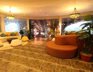 Lobby 2 Pohon Inn Hotel