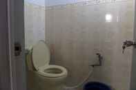 Toilet Kamar Yog Homestay