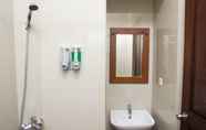 Toilet Kamar 5 Amira Hotel Bandung