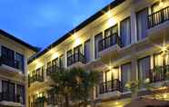 Kolam Renang 6 Suris Boutique Hotel