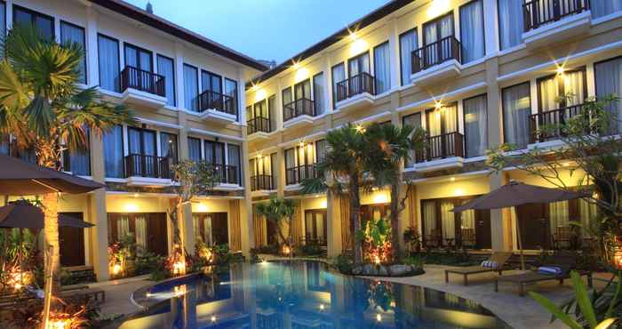 Kolam Renang Suris Boutique Hotel