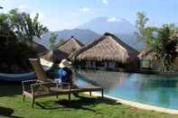 Kolam Renang Bloo Lagoon Village