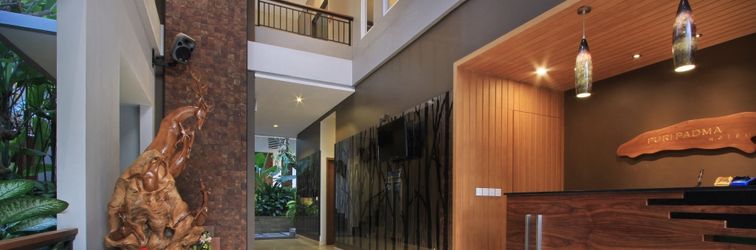 Lobby Puri Padma Hotel