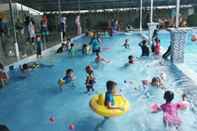 Swimming Pool Hotel Grand Zuri Lahat