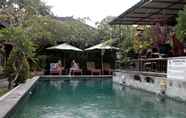 Swimming Pool 2 Kesumasari Beach Hotel