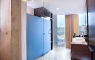 Toilet Kamar 6 Grand Edge Hotel Semarang