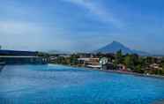 Swimming Pool 7 Grand Edge Hotel Semarang