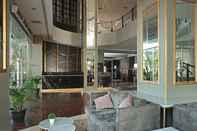 Lobby Grand Edge Hotel Semarang