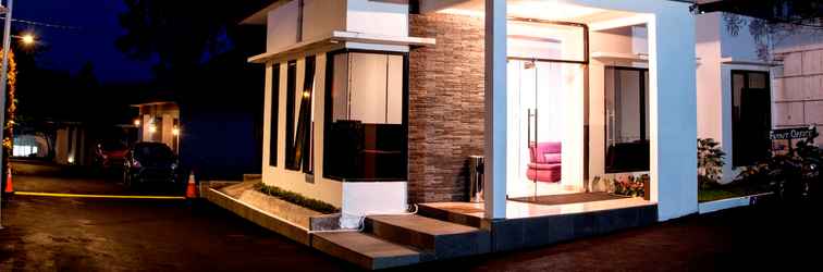 Lobby Mega Hotel & Resort Puncak