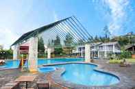 Swimming Pool Villa Istana Bunga - Adelia