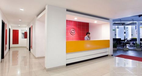 로비 2 Amaris Hotel Cimanuk