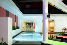 Swimming Pool Amaris Hotel Cimanuk