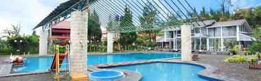 Swimming Pool 2 Vila Istana Bunga - Bhuvi