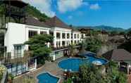 Swimming Pool 4 Jambuluwuk Convention Hall & Resort Batu