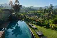 Kolam Renang Sawah Indah Villa