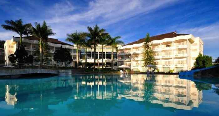 Swimming Pool Grand Mutiara Hotel Brastagi