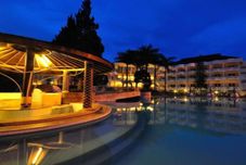 酒吧、咖啡廳與交誼廳 Grand Mutiara Hotel Brastagi