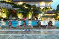 Kolam Renang Parapat View Hotel