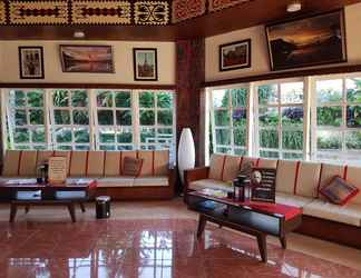 Lobby 2 Parapat View Hotel