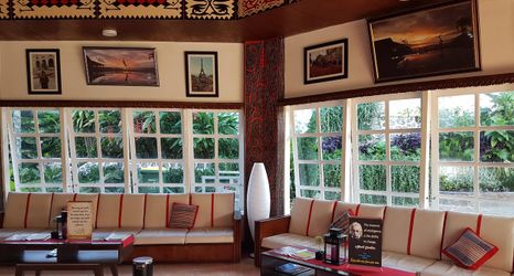 ล็อบบี้ 2 Parapat View Hotel