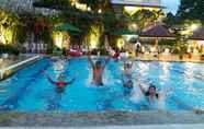 Kolam Renang 2 Parapat View Hotel