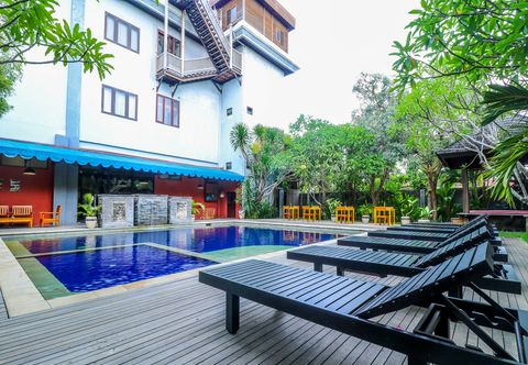 スイミングプール Capital O 2114 Grand Jimbaran Boutique Hotel