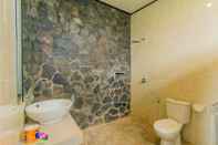 Toilet Kamar Matra Bali Surf Camp