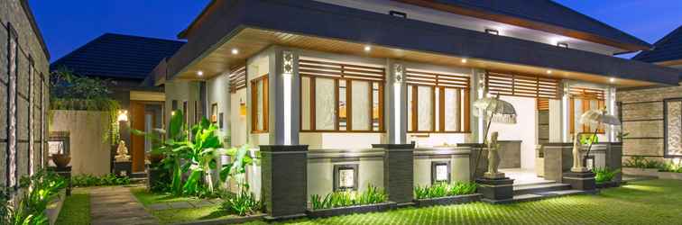 Lobi The Banyumas Suite Villa Legian