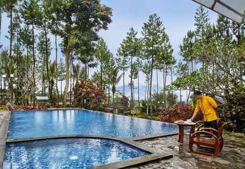 Swimming Pool Jambuluwuk Convention Hall & Resort Puncak