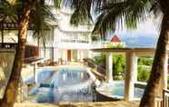 Swimming Pool 7 Hotel Minahasa Manado