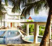 Swimming Pool 7 Hotel Minahasa Manado